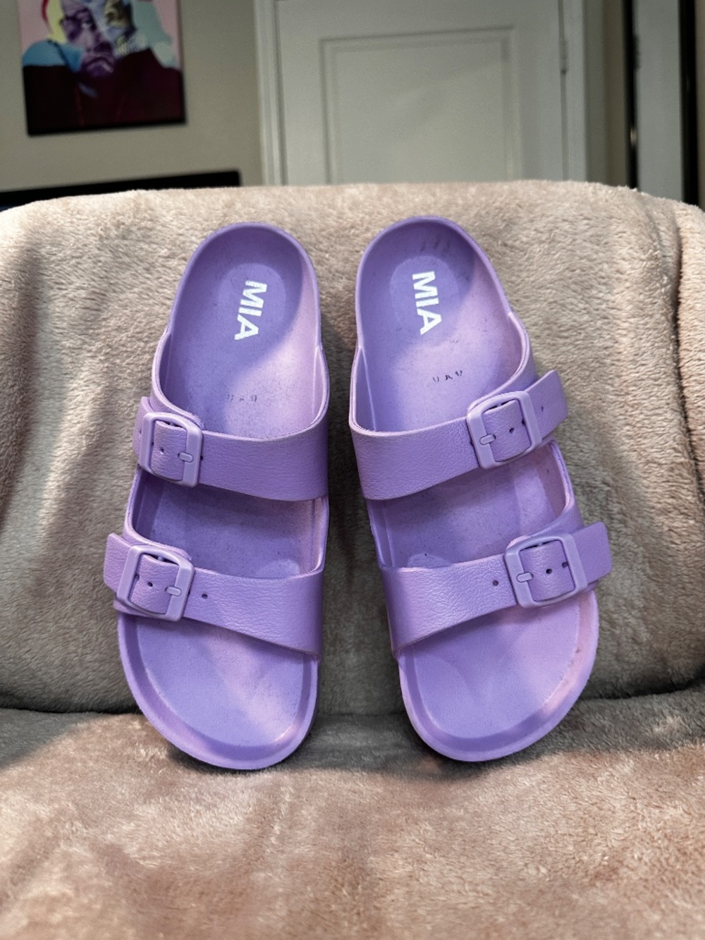 Mia purple slides